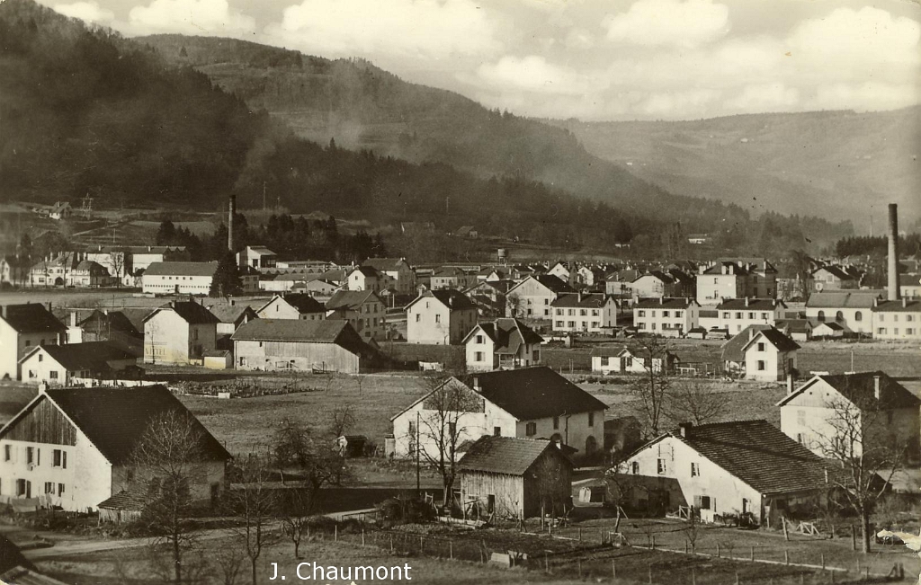 Rupt-sur-Moselle -  La Dermanville en 1960 - Au 2e plan, les usines Boussac & Laederich.JPG